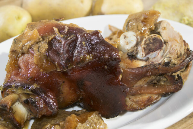 Pečené bravčové koleno krok za krokom: čo funguje najlepšie a prečo