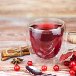 Ako podporiť imunitu počas chrípkovej sezóny? Obyčajné jablká, hrušky a brusnice dokážu viac, než sa zdá