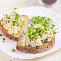 Zemiaková nátierka na slávnostné chlebíčky: krémový základ, ktorý unesie každú oblohu