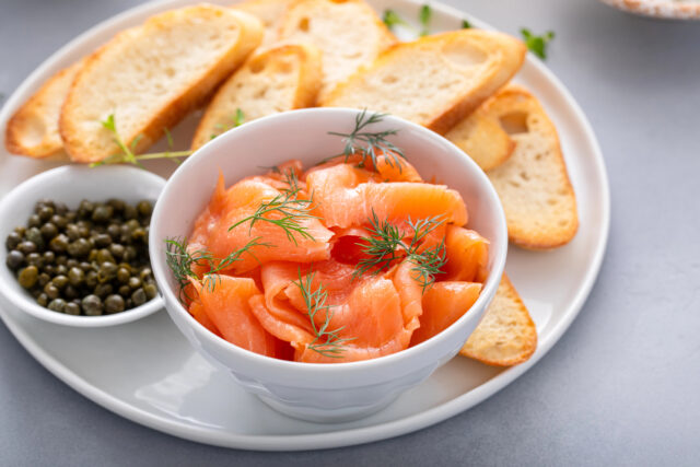 Údený losos v kuchyni: ako ho jesť a kam sa najlepšie hodí