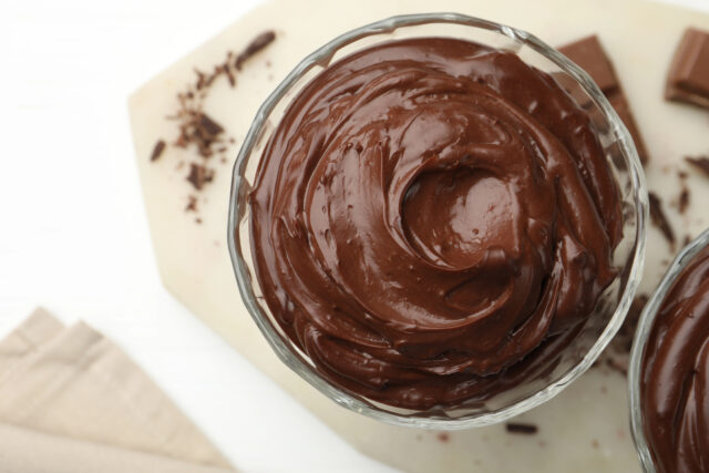 Dokonalý čokoládový krém do vianočného pečiva: chyby, ktorým sa vyhnúť, a spoľahlivý postup