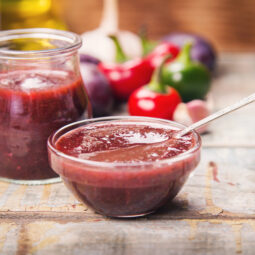 Slivková omáčka: tradičná chuť, ktorá prekvapí aj pri mäse