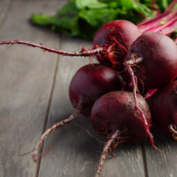 Prečo by ste mali zaradiť viac červenej zeleniny do jedálnička?