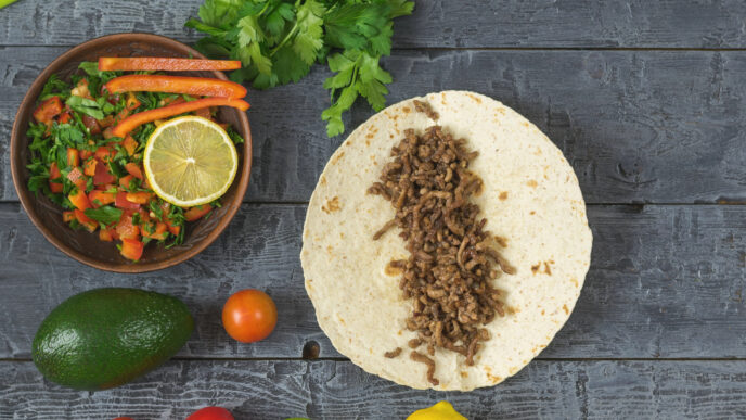 Zapekané tortilly plnené mletým mäsom a zeleninou