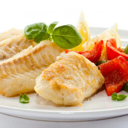 Rybie filé na jednoduchý a chutný spôsob: zapekaná verzia so syrom, ktorú si obľúbi celá rodina