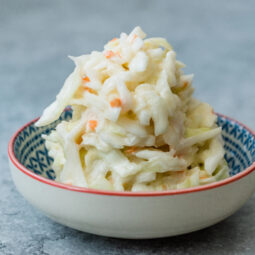 Domáci coleslaw – krémový, chrumkavý a svieži