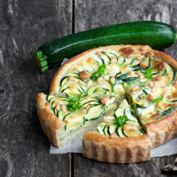 Slaný cuketový koláč, ktorý vyzerá ako torta