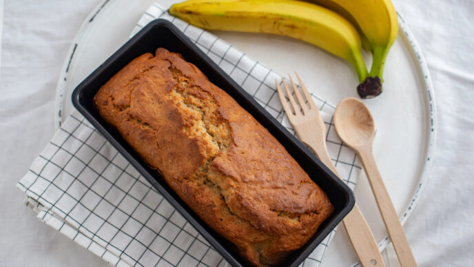 Banánový chlebíček: jednoduchý koláč, ktorý využije aj prezreté banány
