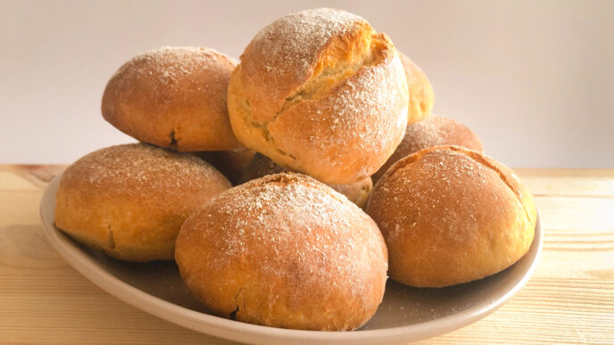 Chrumkavé raňajkové žemle z domácej kuchyne