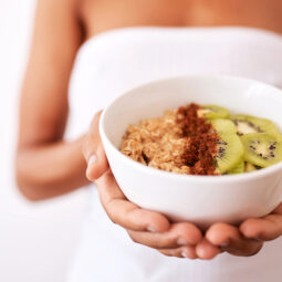 Raňajky, ktoré môžu pomôcť zmenšiť bruško: 7 tipov vhodných najmä po štyridsiatke