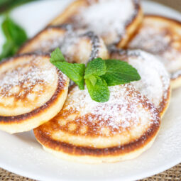 Kefírové lievance, ktoré sú jemné, nadýchané a pripravené za pár minút