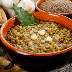 Poctivá šošovicová polievka, ktorá zahreje a zasýti