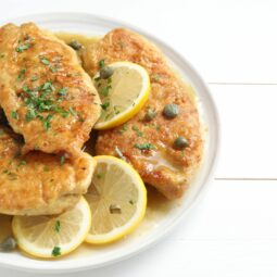 Talianska odpoveď na klasický rezeň: Piccata je bez trojobalu, s citrónom a prekvapivo ľahká