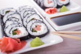 Správne dochutenie sushi ryže: tajomstvo chuti v octovom rozvare
