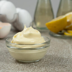 Domáca cesnaková majonéza z pečeného cesnaku