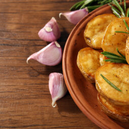 Zemiaky a cesnak – klasika, ktorá nikdy nesklame