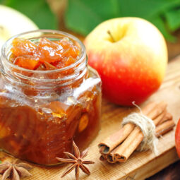 Zaváraná jablková náplň so škoricou