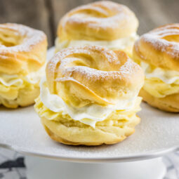 Domáce venčeky s nadýchaným vanilkovým krémom