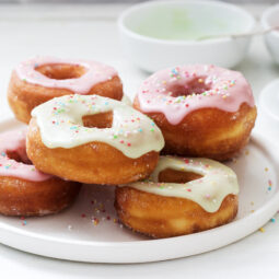 Domáce americké donuty: sladká klasika, ktorú si zamilujete