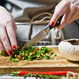 Ako začať s vegánskou kuchyňou bez stresu: praktický sprievodca pre začiatočníkov