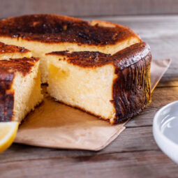 Nadýchaný jogurtový koláč bez múky