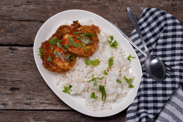 Bravčové na rasci s jemnou omáčkou: Rýchly obed, ktorý nikdy nesklame