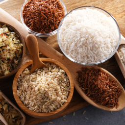 Ryža na tanieri: skutočne diétna voľba? Záleží na tom, ktorú si naservírujete