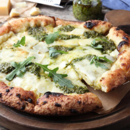 Smotanový základ na pizzu trochu inak – krémová alternatíva bez paradajok