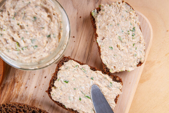 Tajomstvo dokonalej rybičkovej nátierky: Starodávna klasika so sardinkami v modernom šate