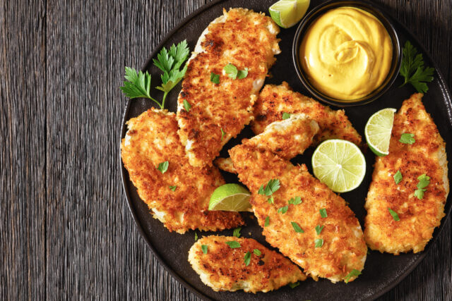 Kuracie rezne v syrovom cestíčku: jednoduchý spôsob, ako oživiť klasiku