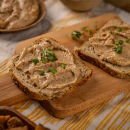 Domáca škvarková pomazánka: Tradičná chuť v novom spracovaní