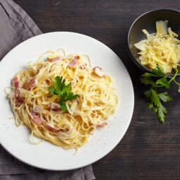Špagety carbonara pod drobnohľadom: 10 vecí, ktoré sa oplatí poznať