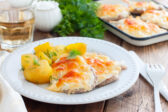Bravčové medailóniky zapekané s broskyňou a mozzarellou