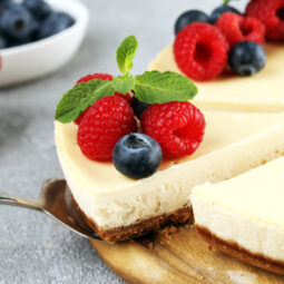 Nepečený cheesecake: jednoduchý dezert, ktorý zvládne každý