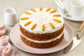 Jemná mrkvová torta s mascarpone a ricottovým krémom