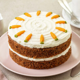 Jemná mrkvová torta s mascarpone a ricottovým krémom