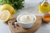 Ako pripraviť domácu majonézu: Jednoduchý recept zo 4 ingrediencií