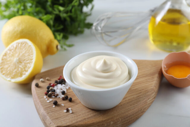 Ako pripraviť domácu majonézu: Jednoduchý recept zo 4 ingrediencií