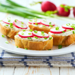 Svieža reďkovková nátierka: jednoduchý jarný recept plný chuti