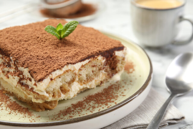 Jemné medové tiramisu s orechmi