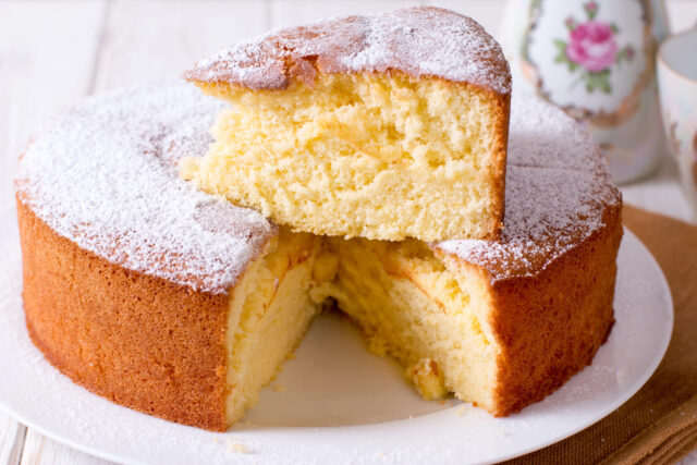 Jemná piškótová torta ako obláčik