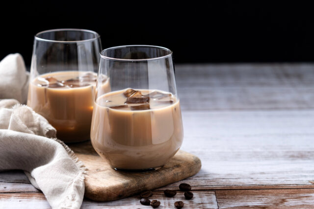 Domáci krémový likér inšpirovaný Baileys: jednoduchý recept, ktorý si obľúbite