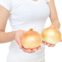 Cibuľa ako nenápadný pomocník pri chudnutí? Prekvapí najmä účinkom na brucho