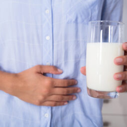 Fermentované mliečne nápoje verzus jogurt: čo prospieva črevám viac?