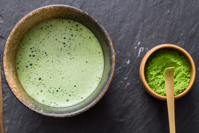 Matcha pod lupou: kedy telu pomáha a kedy už môže predstavovať problém