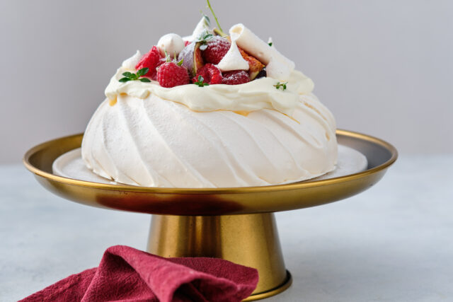 Pavlova ako obláčik: 4 triky, vďaka ktorým nepraskne