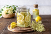 Recept na bazový sirup od babičky bez varenia