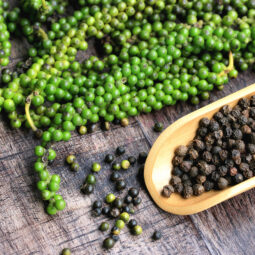 Nakladané zelené korenie: nenápadná ingrediencia s veľkým chuťovým efektom