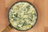 Krémové gnocchi z rúry so špenátom a syrovou kombináciou, ktorá nesklame