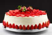 Nadýchaná jahodová torta, ktorá očarí vzhľadom aj chuťou